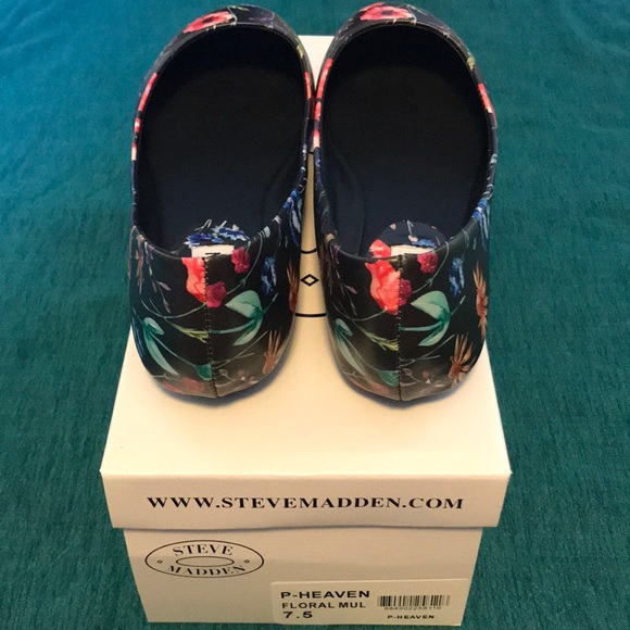 Steve Madden Heaven Black/Floral Flat - Picture 6 of 6